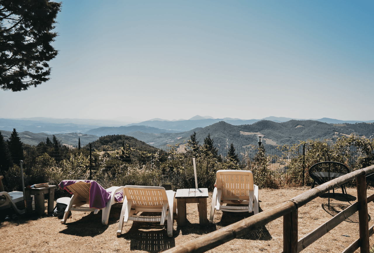 Uitzicht over de heuvels van Umbrië vanaf Camping Luna del Monte
